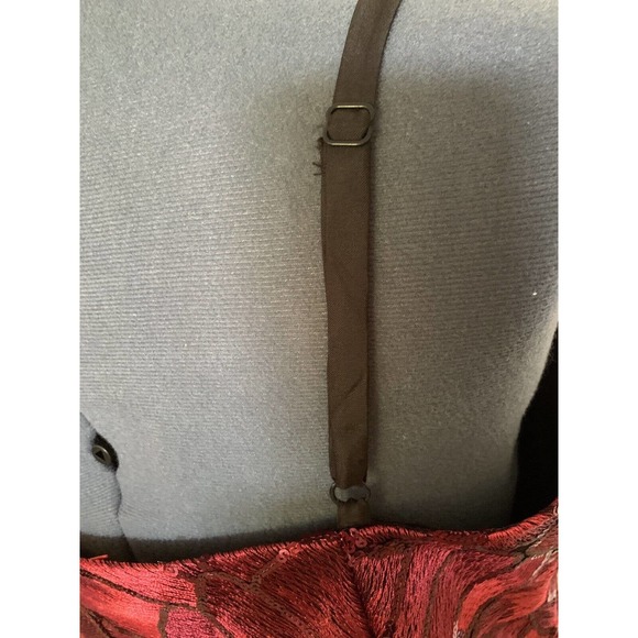 White House Black Market- Red EMBROIDERED SEQUIN CAMISOLE, Size Medium- PreOwned - Picture 9 of 12